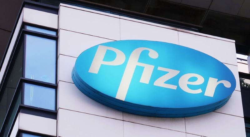 
						Pfizer снижает выручку и сокращает прогноз на фоне падения спроса
